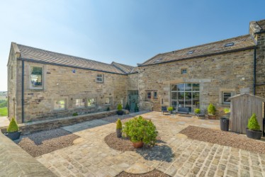 GRADE II LISTED BARN CONVERSION FOR SALE WITH SPECTACULAR AIRE VALLEY VIEWS