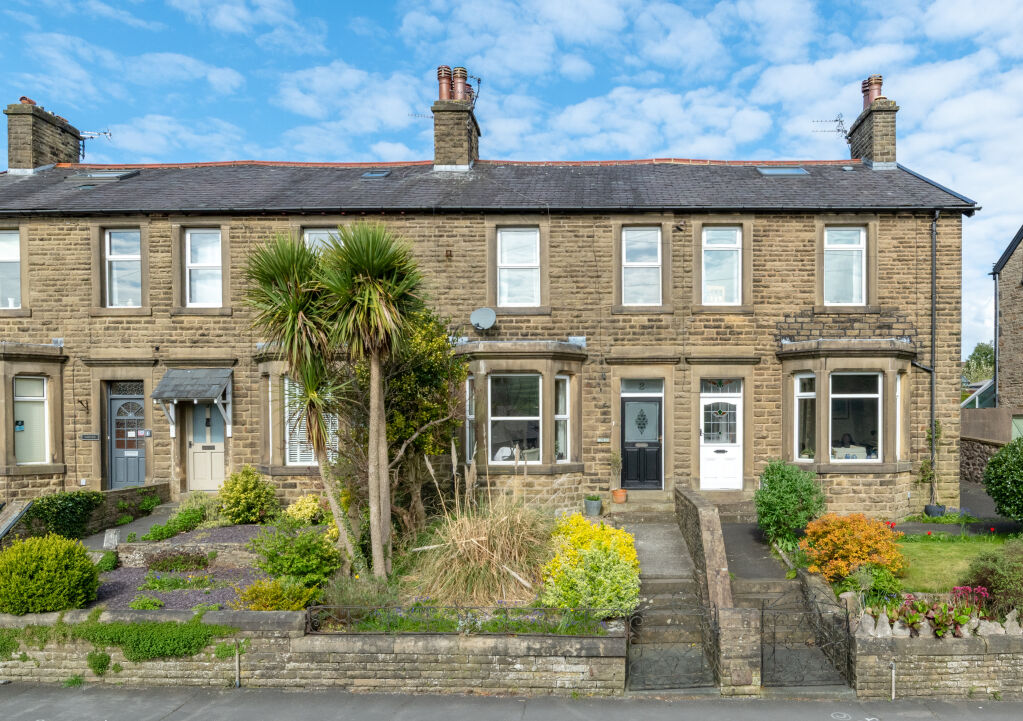 3 Bed, 1 Bath Property For Sale in Higher Halsteads, Settle, BD24